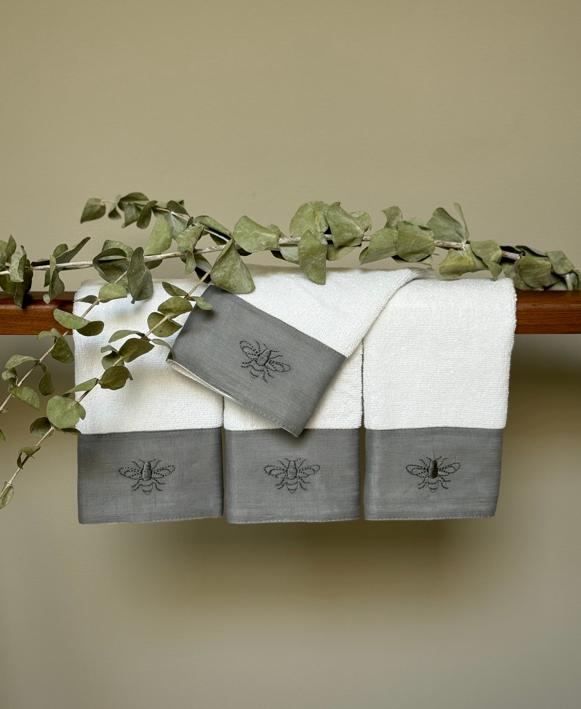 Toalla Abeja Facial Cenefa Lino (Set 4 piezas)