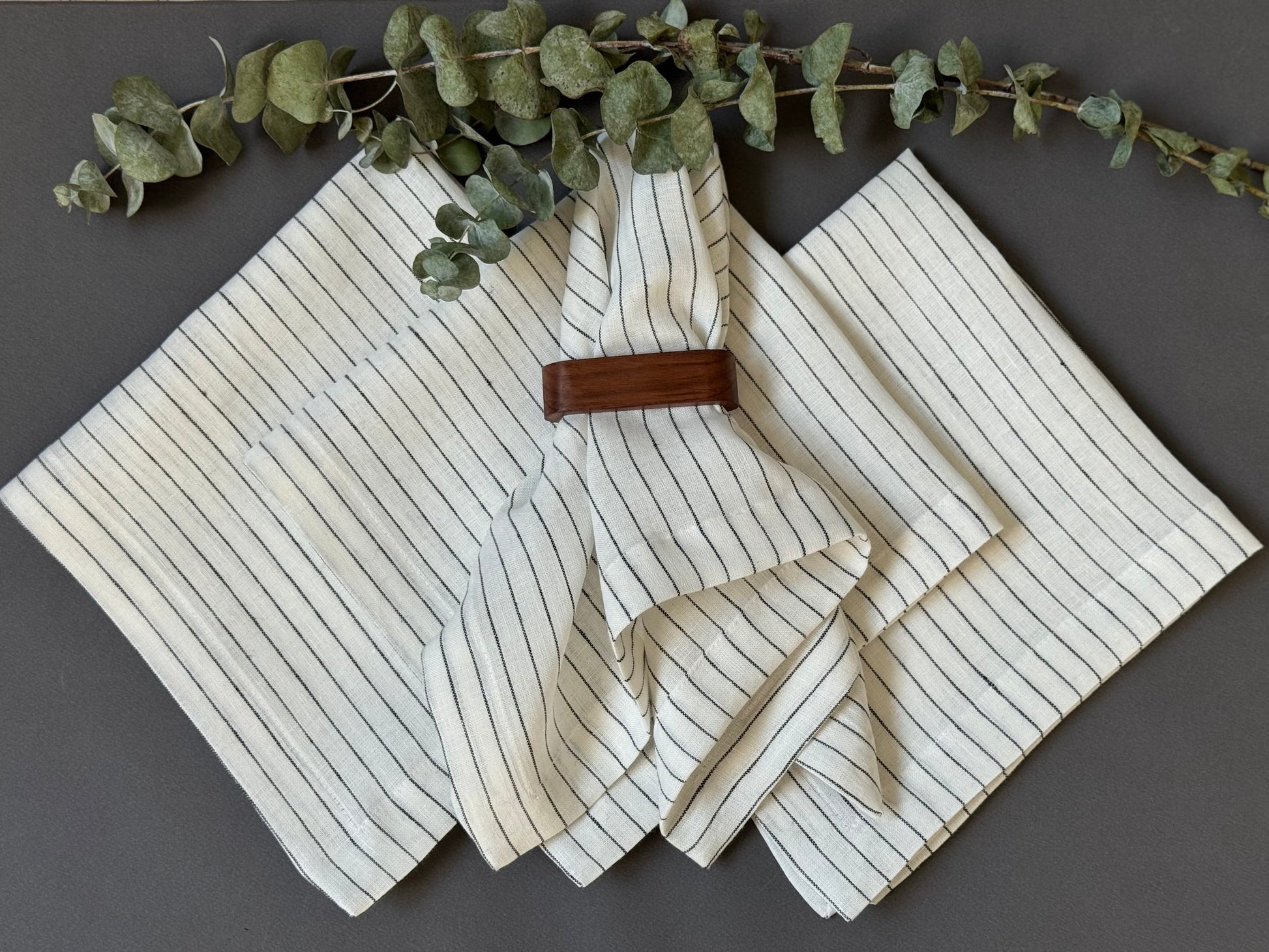 Servilletas Lino Rayas Grafito (Set 4 piezas)